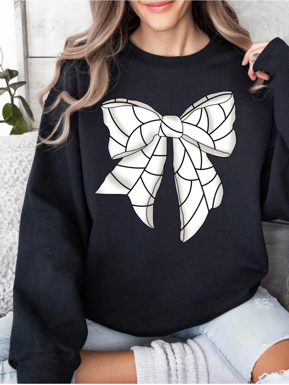 Women’s black size XL Volleyball Bow Graphic Sweatshirt, Preppy Style Likenew